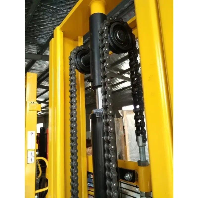 Manual Forklift Stacker Cargo  - Heavy Equipment Logistics recension och pris